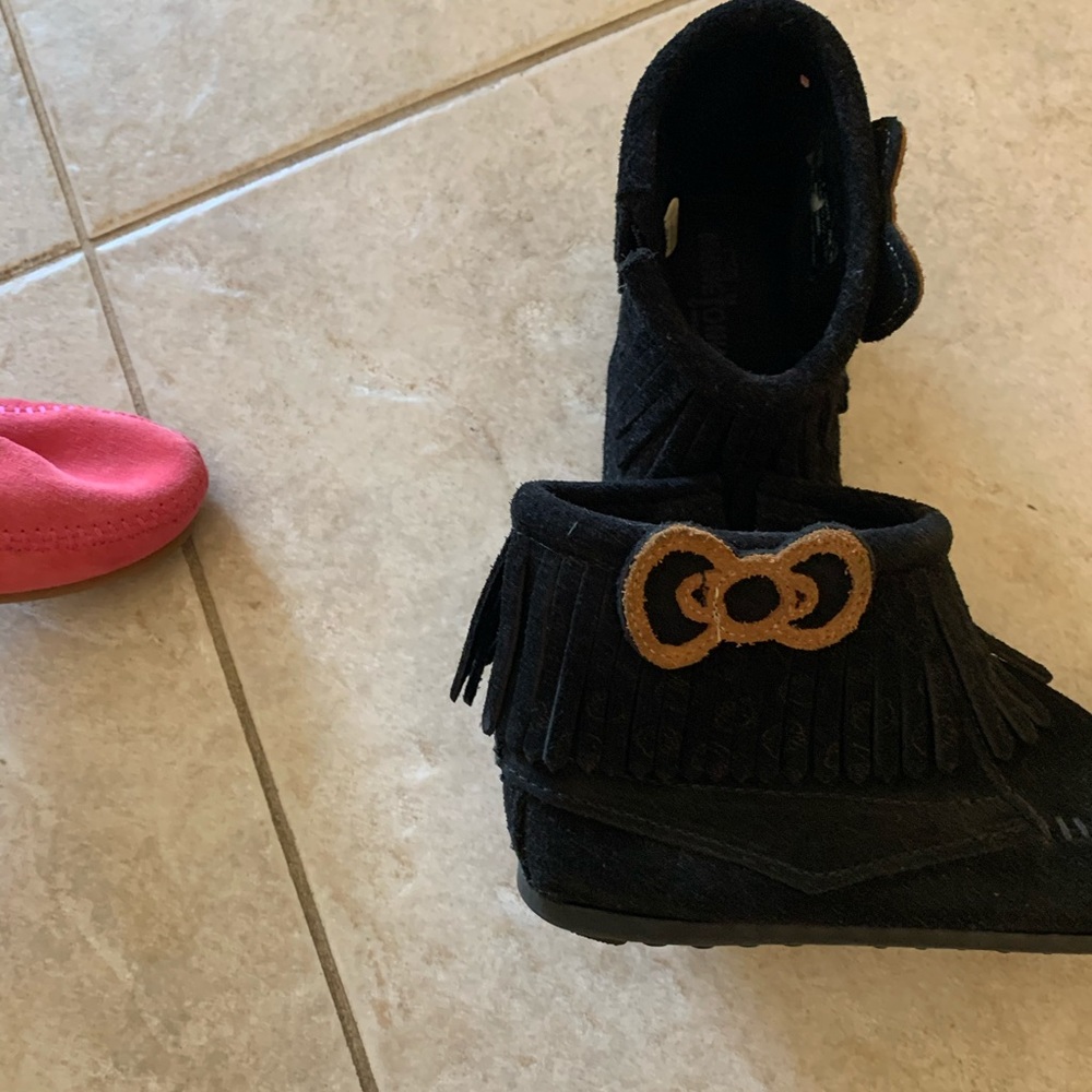 Boots - Picture 2 of 5